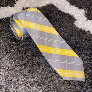 NWOT APT.9 Yellow and Grey Striped Tie